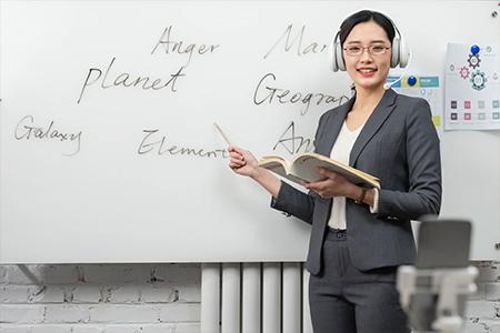 外语教育应培养复合应用型人才